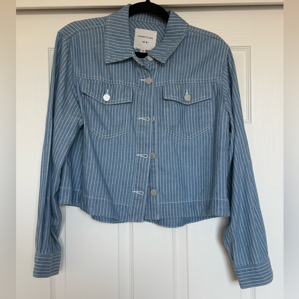 Habitual Cropped Jacket - Picture 2 of 4